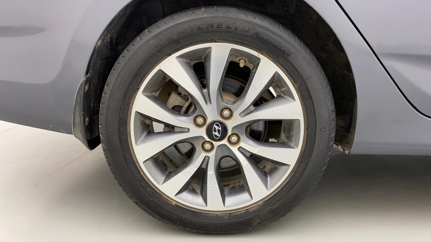 2015 Hyundai Verna 1.6 CRDI SX, Diesel, Manual, 58,676 km, Right Rear Wheel