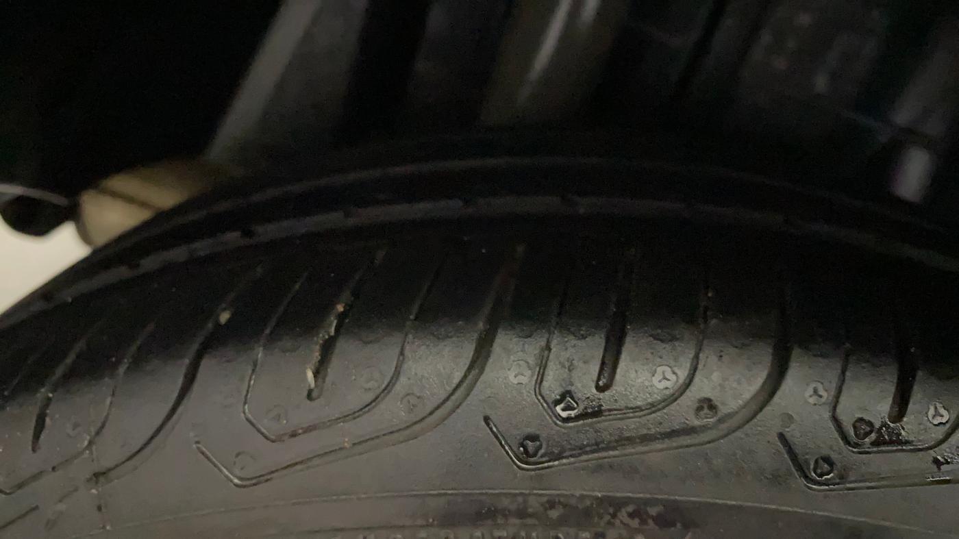 2018 Ford FREESTYLE TITANIUM 1.2 PETROL, Petrol, Manual, 1,10,710 km, Right Rear Tyre Tread