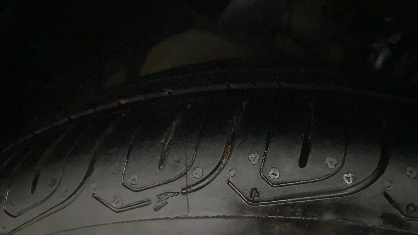 2018 Ford FREESTYLE TITANIUM 1.2 PETROL, Petrol, Manual, 1,10,710 km, Right Front Tyre Tread