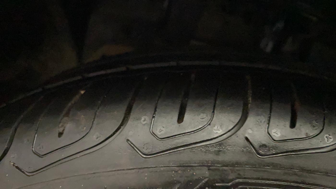 2018 Ford FREESTYLE TITANIUM 1.2 PETROL, Petrol, Manual, 1,10,710 km, Left Front Tyre Tread