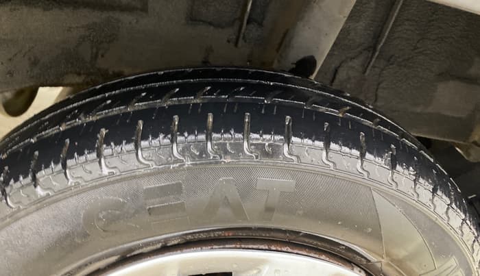 2017 Renault Kwid RXT 1.0 (O), Petrol, Manual, 28,000 km, Left Rear Tyre Tread