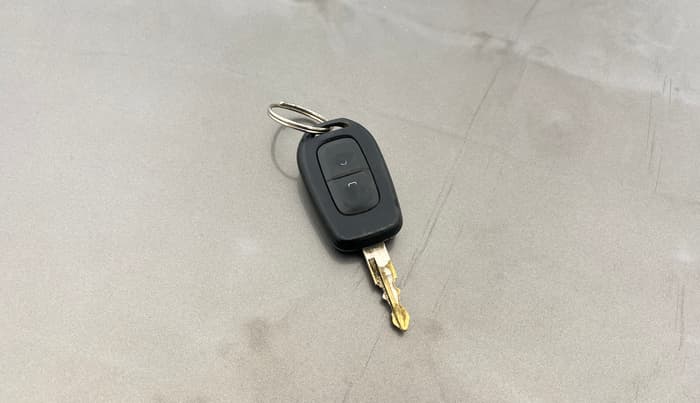 2017 Renault Kwid RXT 1.0 (O), Petrol, Manual, 28,000 km, Key Close Up