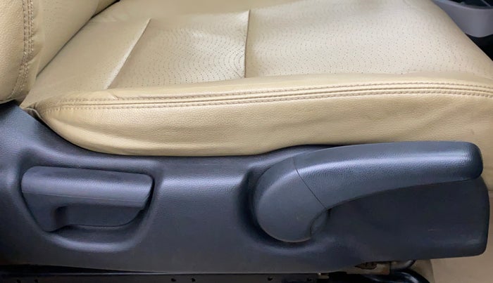 2018 Honda City 1.5L I-DTEC VX, Diesel, Manual, 1,24,892 km, Driver Side Adjustment Panel