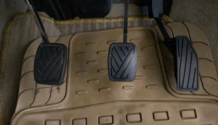 2021 Maruti Ertiga TOUR M CNG, CNG, Manual, 47,907 km, Pedals