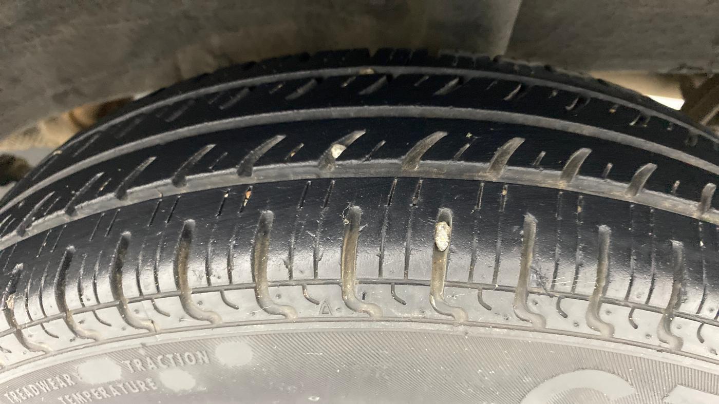 2016 Renault Kwid RXL, Petrol, Manual, 31,978 km, Left Rear Tyre Tread