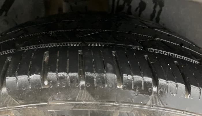 2022 Hyundai Creta EX 1.5 PETROL, CNG, Manual, 91,807 km, Right Rear Tyre Tread