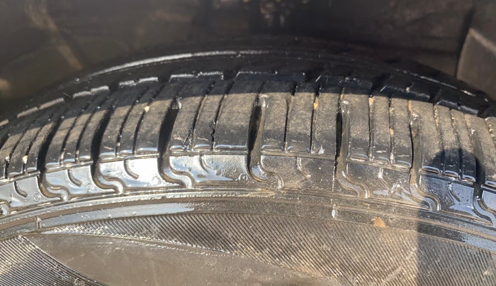 2018 Hyundai Grand i10 ASTA 1.2 KAPPA VTVT, Petrol, Manual, 20,998 km, Right Front Tyre Tread