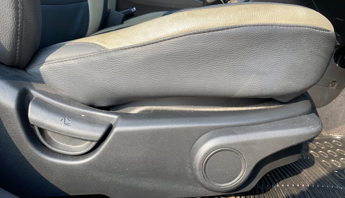 2018 Hyundai Grand i10 ASTA 1.2 KAPPA VTVT, Petrol, Manual, 20,998 km, Driver Side Adjustment Panel