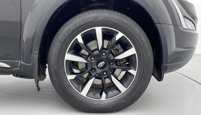 2018 Mahindra XUV500 W11 FWD, Diesel, Manual, 65,340 km, Right Front Wheel