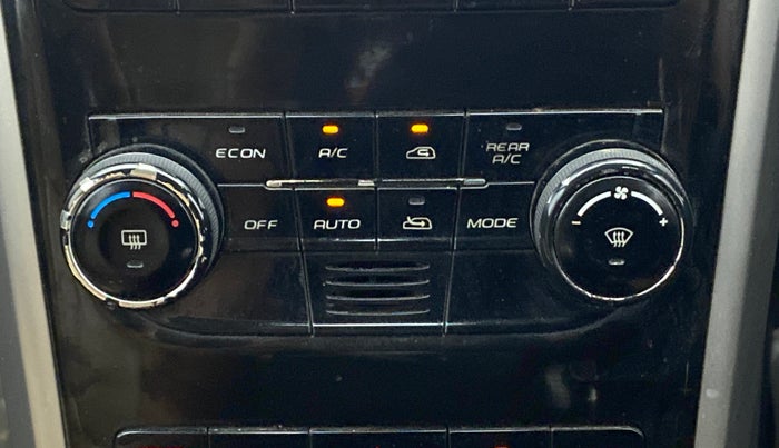 2018 Mahindra XUV500 W11 FWD, Diesel, Manual, 65,340 km, Automatic Climate Control
