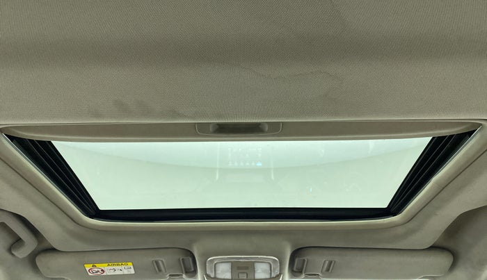 2018 Mahindra XUV500 W11 FWD, Diesel, Manual, 65,340 km, Moonroof/ Sunroof