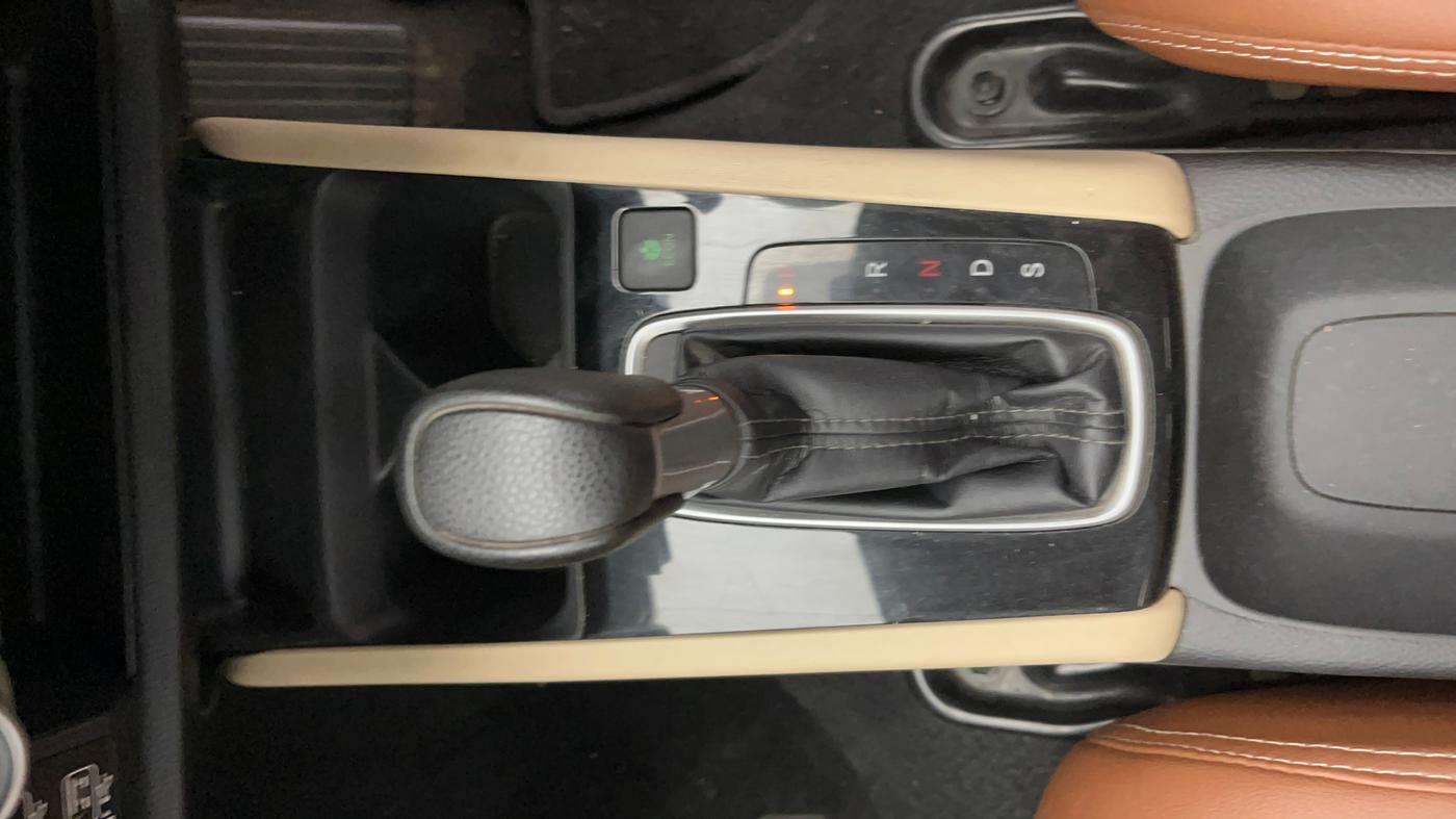 2021 Honda City 1.5L I-VTEC V CVT 5TH GEN, Petrol, Automatic, 1,04,909 km, Gear Lever
