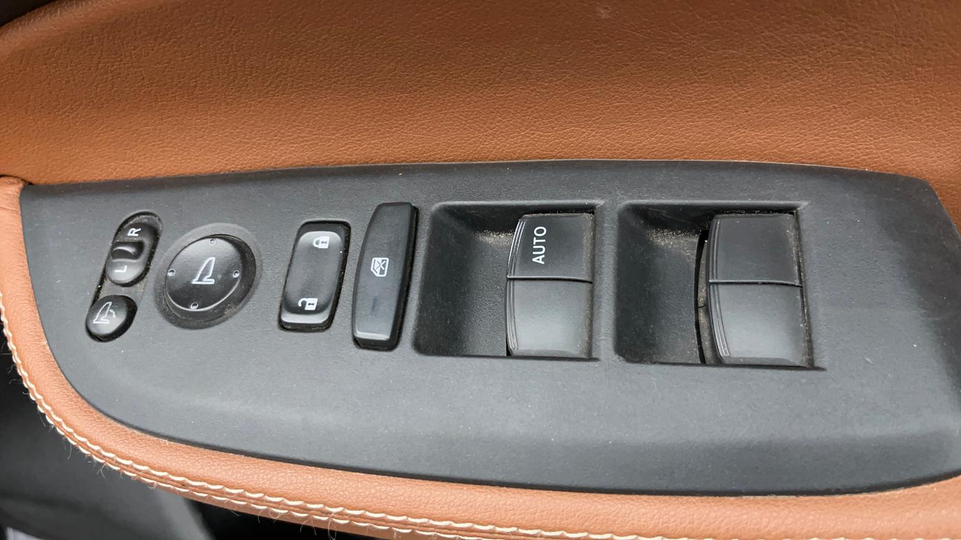 2021 Honda City 1.5L I-VTEC V CVT 5TH GEN, Petrol, Automatic, 1,04,909 km, Driver Side Door Panels Control