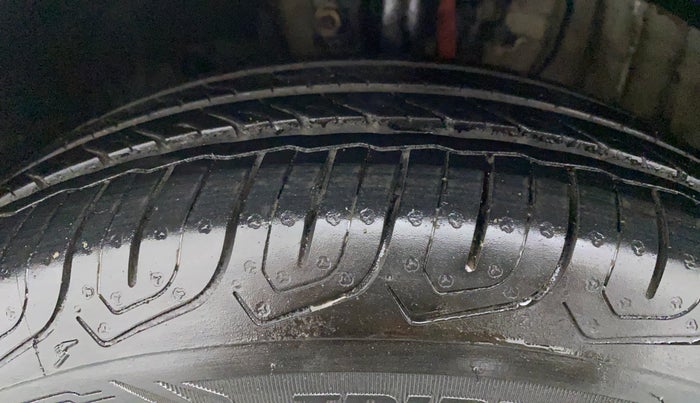 2012 Volkswagen Polo COMFORTLINE 1.2L PETROL, Petrol, Manual, 42,113 km, Left Front Tyre Tread