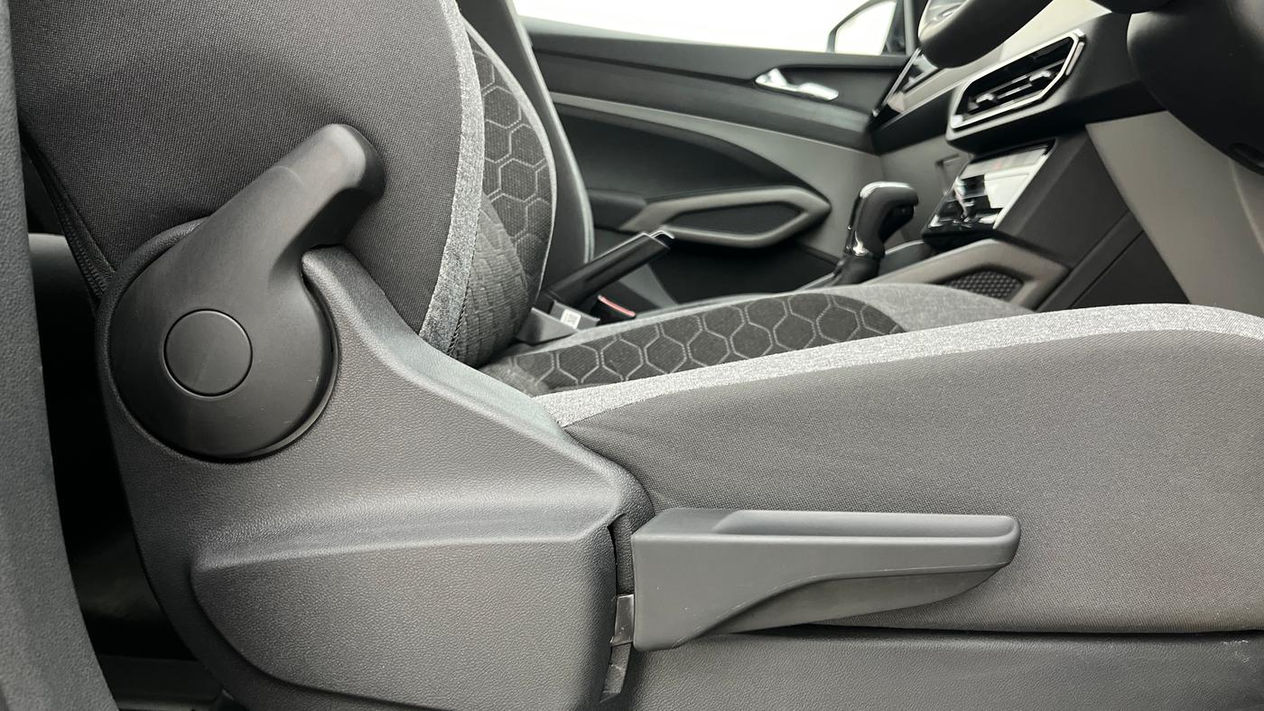2025 Skoda Kylaq Signature Plus AT, Petrol, Automatic, 2,203 km, Driver Side Adjustment Panel