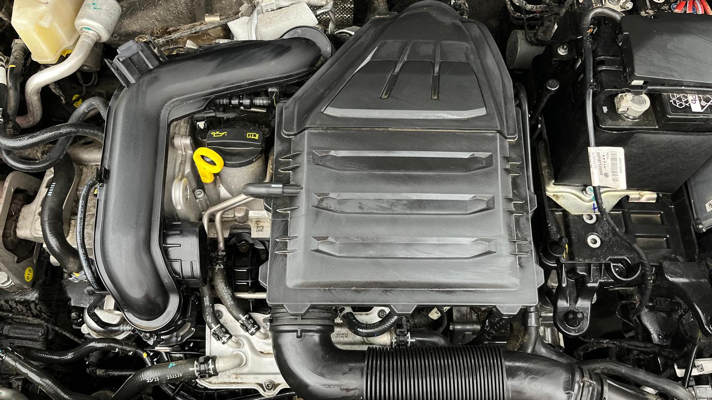 2025 Skoda Kylaq Signature Plus AT, Petrol, Automatic, 2,203 km, Engine View
