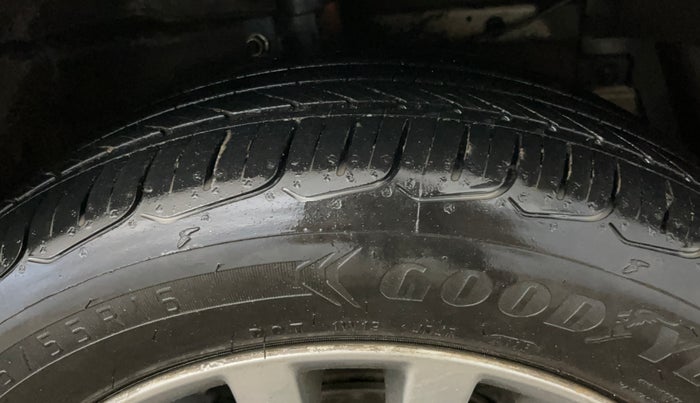 2016 Maruti Ciaz ZXI+ AT, Petrol, Automatic, 88,451 km, Right Front Tyre Tread