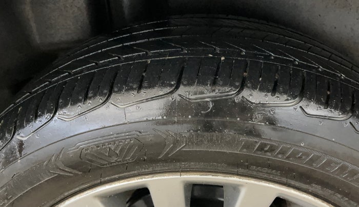 2016 Maruti Ciaz ZXI+ AT, Petrol, Automatic, 88,451 km, Right Rear Tyre Tread
