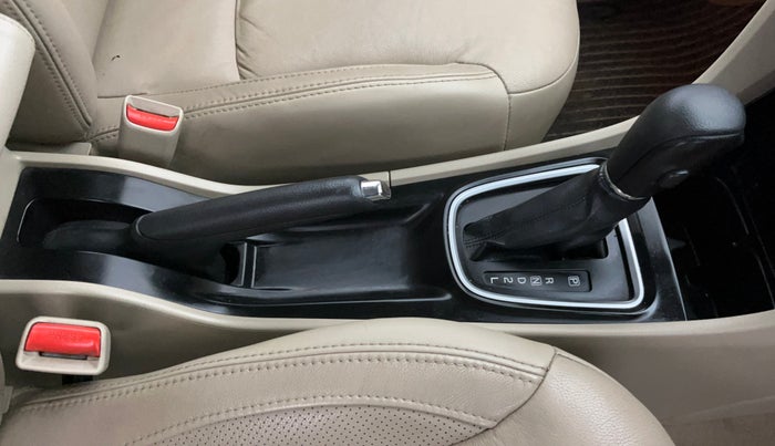 2016 Maruti Ciaz ZXI+ AT, Petrol, Automatic, 88,451 km, Gear Lever