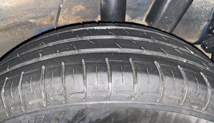 2020 Hyundai GRAND I10 NIOS SPORTZ 1.2 KAPPA VTVT, Petrol, Manual, 35,033 km, Left Rear Tyre Tread