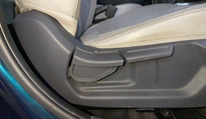 2020 Hyundai GRAND I10 NIOS SPORTZ 1.2 KAPPA VTVT, Petrol, Manual, 35,033 km, Driver Side Adjustment Panel