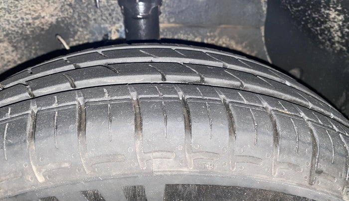 2020 Hyundai GRAND I10 NIOS SPORTZ 1.2 KAPPA VTVT, Petrol, Manual, 35,033 km, Right Front Tyre Tread