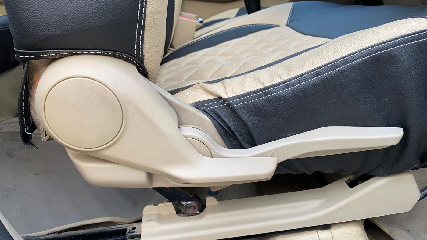 2019 Maruti Dzire VXI, Petrol, Manual, 85,316 km, Driver Side Adjustment Panel