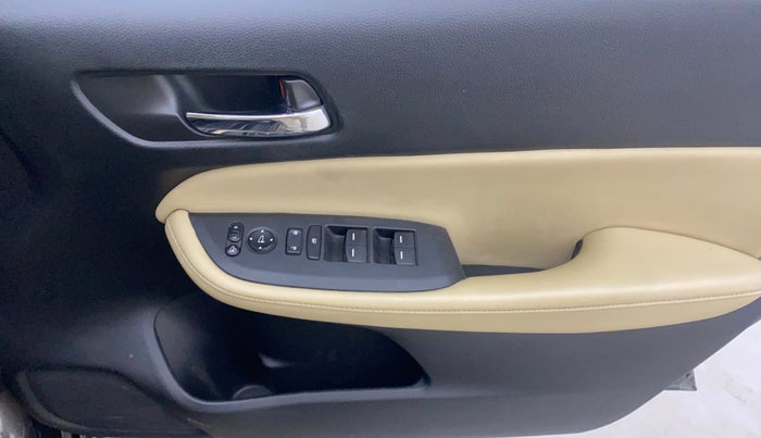 2022 Honda City 1.5L I-VTEC ZX CVT, Petrol, Automatic, 69,799 km, Driver Side Door Panels Control