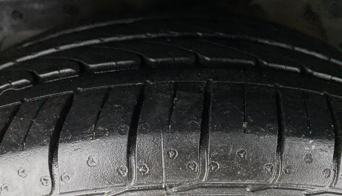 2019 Ford FREESTYLE TITANIUM 1.5 TDCI, Diesel, Manual, 20,046 km, Left Front Tyre Tread