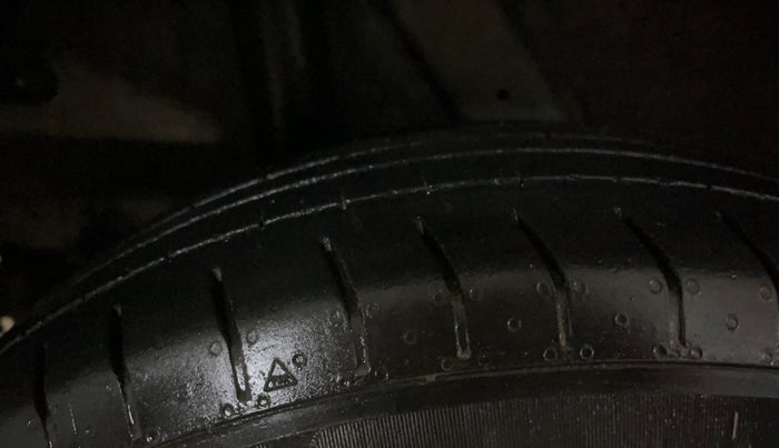 2021 Hyundai VENUE S 1.2, Petrol, Manual, 17,438 km, Right Rear Tyre Tread