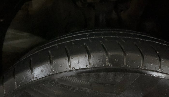 2021 Hyundai VENUE S 1.2, Petrol, Manual, 17,438 km, Right Front Tyre Tread