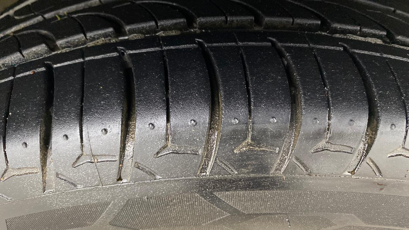 2023 Maruti Baleno ALPHA 1.2 AGS, Petrol, Automatic, 58,486 km, Right Front Tyre Tread