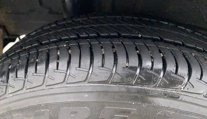 2021 Maruti New Wagon-R ZXI 1.2 AMT, Petrol, Automatic, 9,989 km, Right Rear Tyre Tread