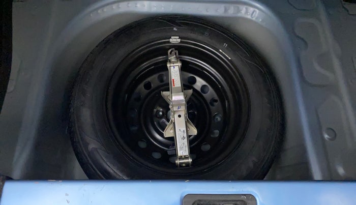 2021 Maruti New Wagon-R ZXI 1.2 AMT, Petrol, Automatic, 9,989 km, Dicky (Boot door) - Tool missing