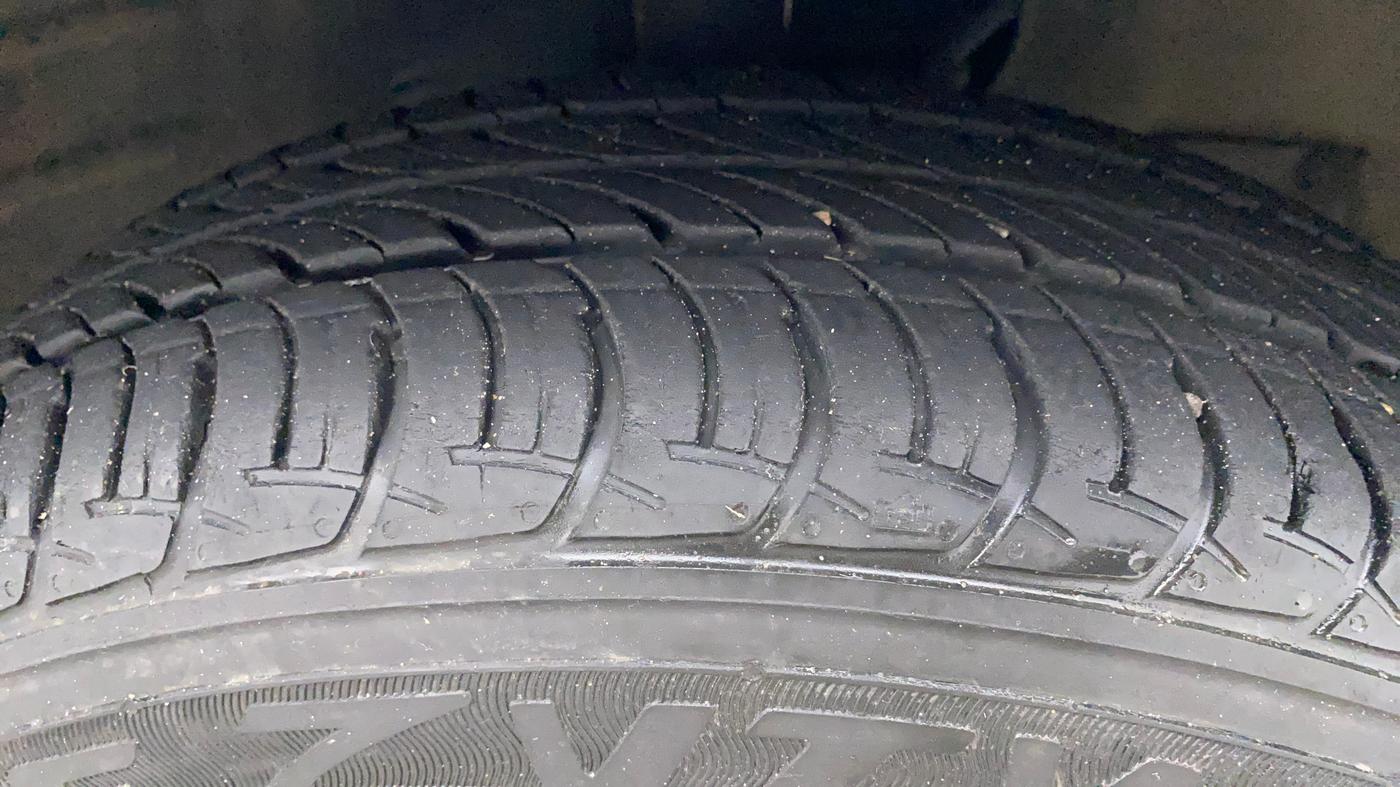 2021 Maruti New Wagon-R ZXI 1.2 AMT, Petrol, Automatic, 9,989 km, Right Front Tyre Tread