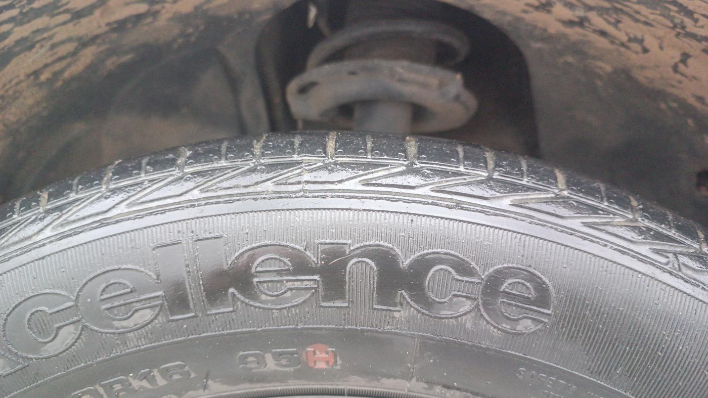 2018 Tata NEXON XZ PLUS PETROL, Petrol, Manual, 53,963 km, Left Front Tyre Tread