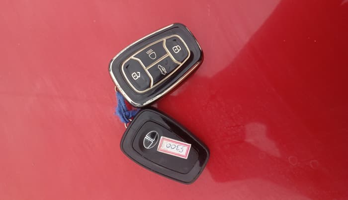 2018 Tata NEXON XZ PLUS PETROL, Petrol, Manual, 53,790 km, Key Close Up