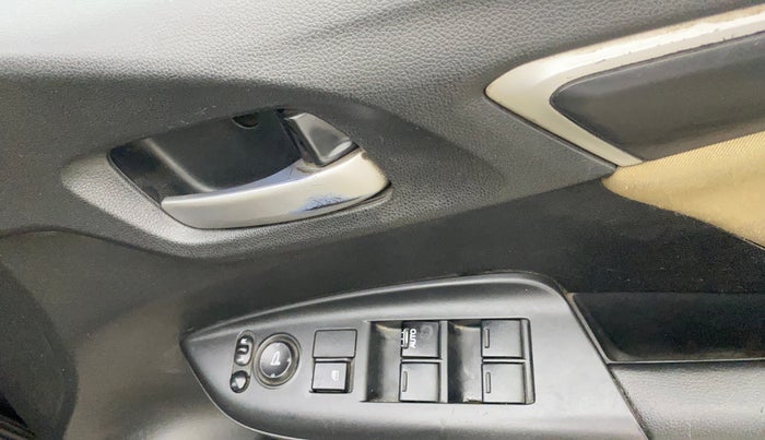 2018 Honda Jazz 1.2L I-VTEC V CVT, Petrol, Automatic, 99,313 km, Driver Side Door Panels Control