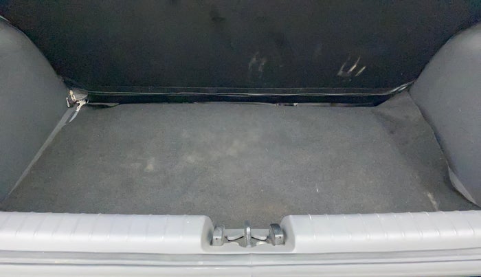 2020 Hyundai GRAND I10 NIOS SPORTZ AMT 1.2 KAPPA VTVT, Petrol, Automatic, 14,874 km, Boot Inside