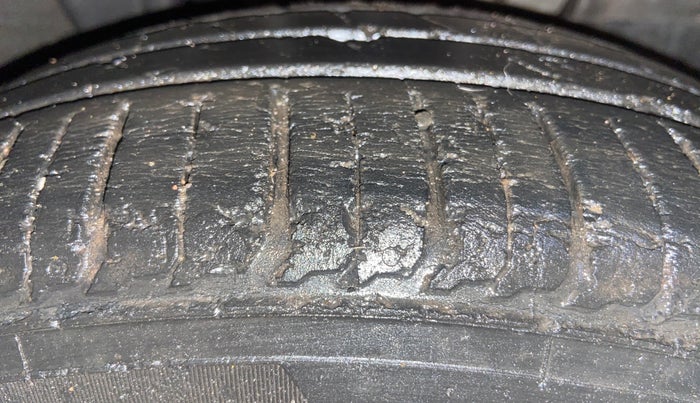 2022 Renault TRIBER RXZ, Petrol, Manual, 30,003 km, Right Front Tyre Tread