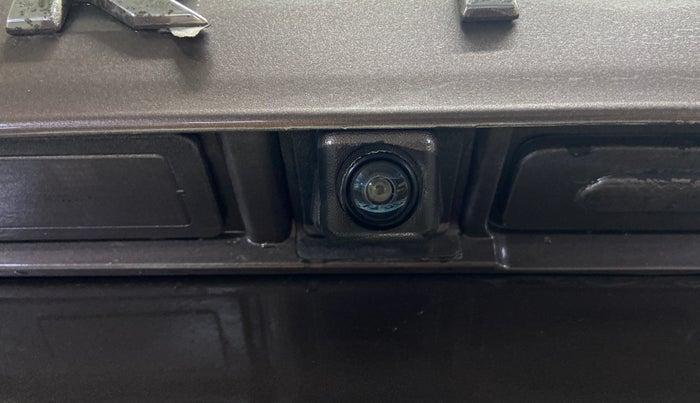 2022 Renault TRIBER RXZ, Petrol, Manual, 30,003 km, Parking Camera