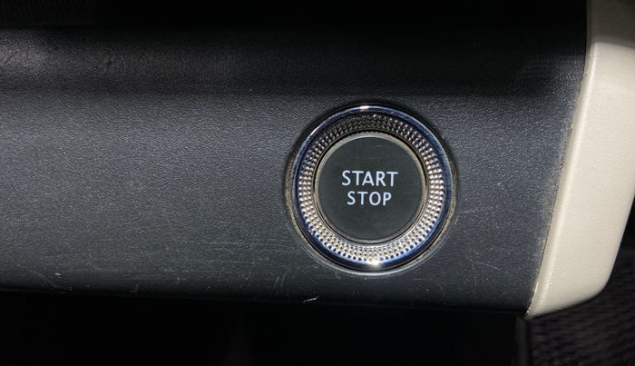 2022 Renault TRIBER RXZ, Petrol, Manual, 30,003 km, Keyless Start/ Stop Button