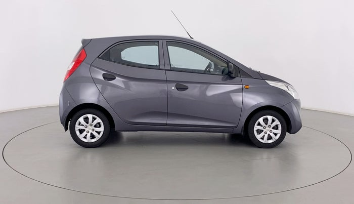 2017 Hyundai Eon MAGNA PLUS, Petrol, Manual, 34,107 km, Right Side View
