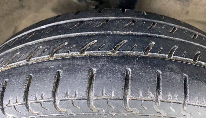 2017 Maruti Wagon R 1.0 LXI CNG, CNG, Manual, 65,912 km, Right Front Tyre Tread