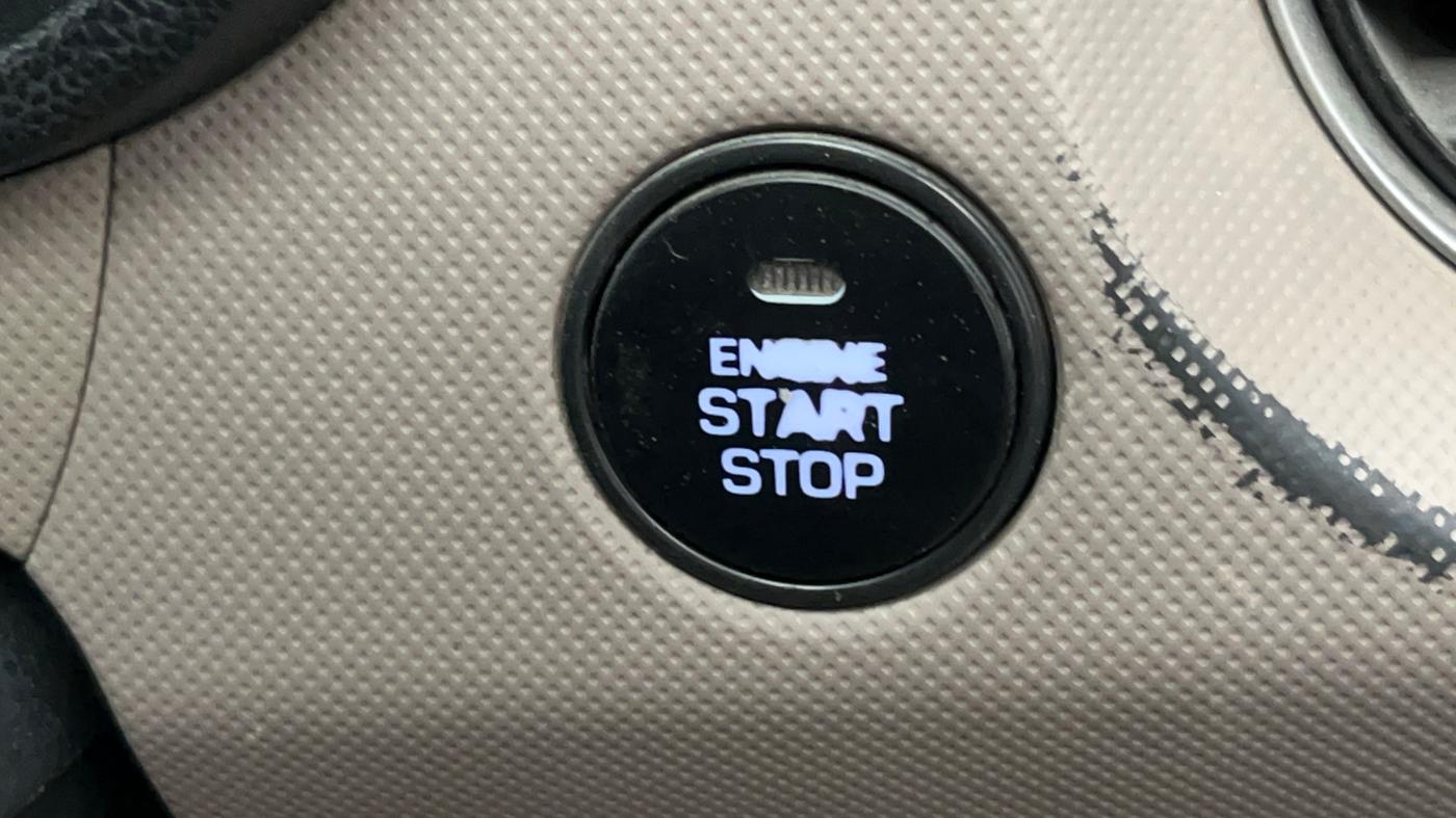 2014 Hyundai Xcent SX 1.2 (O), Petrol, Manual, 1,02,924 km, Keyless Start/ Stop Button
