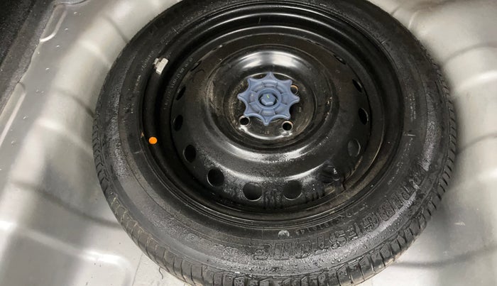 2014 Hyundai Xcent SX 1.2 (O), Petrol, Manual, 1,02,924 km, Spare Tyre