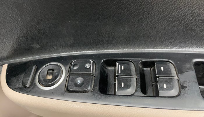 2014 Hyundai Xcent SX 1.2 (O), Petrol, Manual, 1,02,924 km, Driver Side Door Panels Control