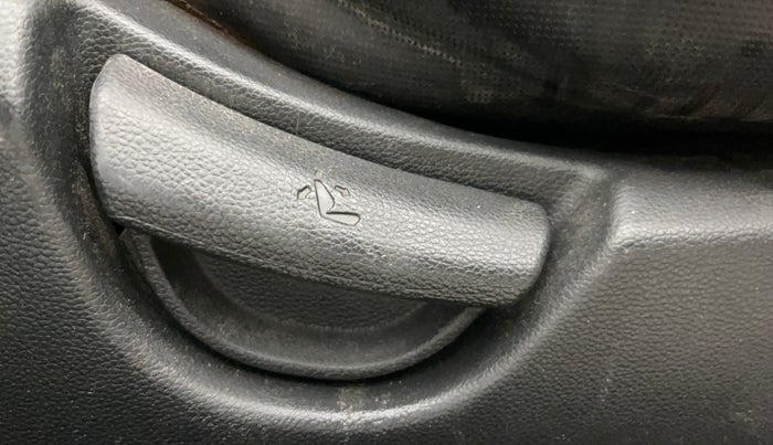 2014 Hyundai Xcent SX 1.2 (O), Petrol, Manual, 1,02,924 km, Driver Side Adjustment Panel