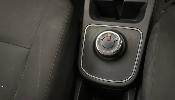 2022 Renault Kwid RXT 1.0 AMT, Petrol, Automatic, 25,832 km, Gear Lever