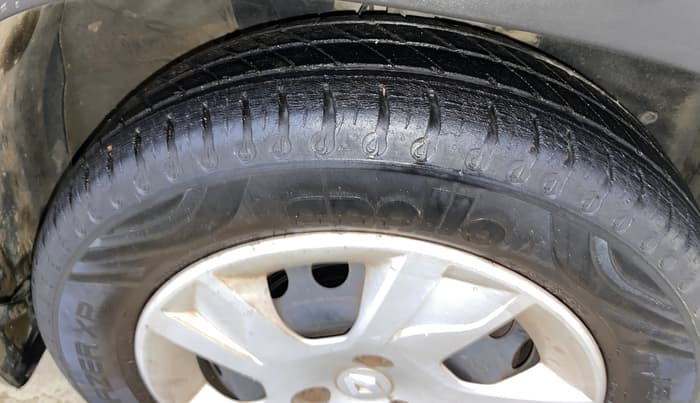 2022 Renault Kwid RXT 1.0 AMT, Petrol, Automatic, 25,832 km, Right Front Tyre Tread